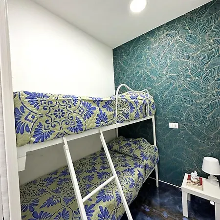 Mammefigl House * Nápoly